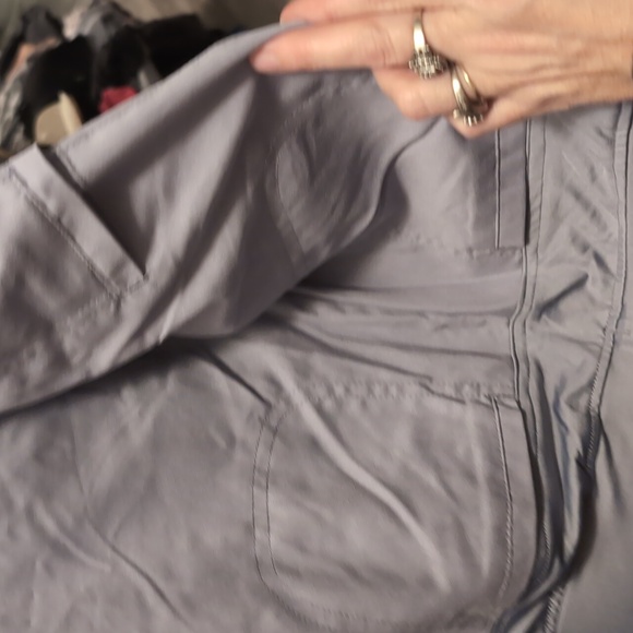 NWOT Grey's Anatomy Active Scrub Set In Light Grey - Picture 5 of 6